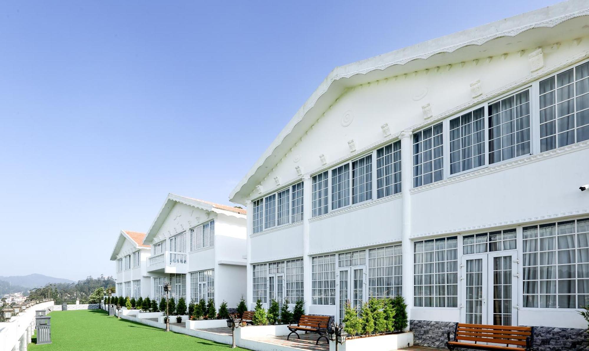Treebo Skydale Inn & Suites With Mountain View Ooty Exterior photo