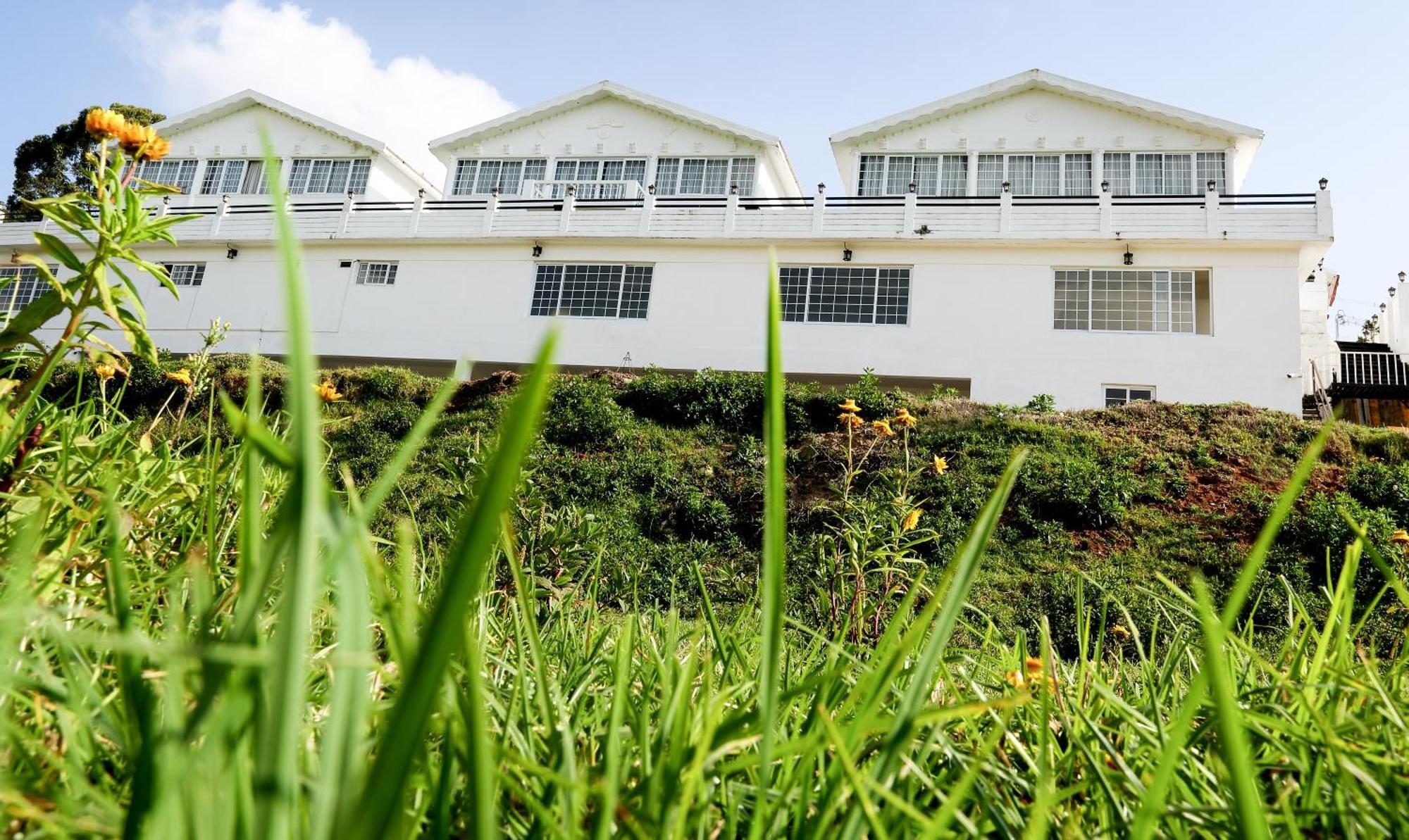 Treebo Skydale Inn & Suites With Mountain View Ooty Exterior photo
